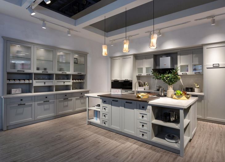 Modern Solid Wood Kitchen Cabinet